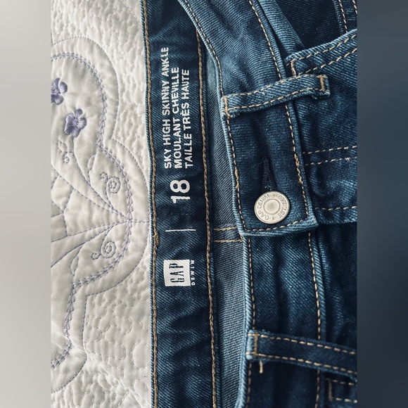 COPY - High Rise Stright Cut Jeans - Picture 4 of 5